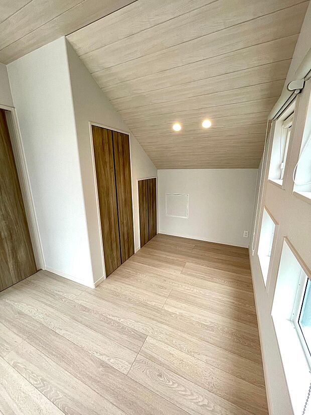 2階居室は子供部屋や趣味のお部屋としても活躍♪クローゼットも大容量♪
