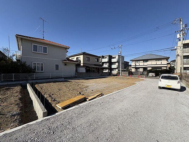ローソン 松山椿神社前店まで約450m夜遅くや早朝にも必要なものが購入できて便利です♪