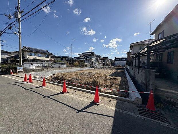 現地案内も承っております♪土地の広さや周辺環境を実際にご確認いただけますので、お気軽にご相談ください♪