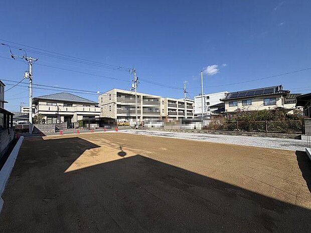 バス停まで徒歩約5分♪通勤・通学に便利！中心地へも楽々アクセスできるので、お休みの日のお出かけも楽しくりますね♪