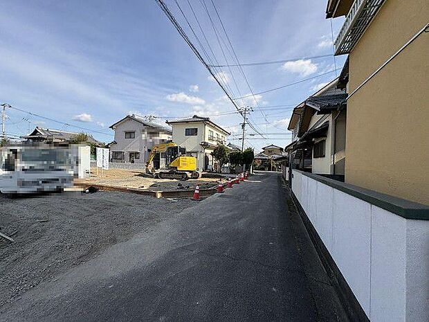 全居室に収納スペースを設け、居住空間をすっきり広く使えます。荷物が増えがちな子育て世帯に嬉しい設計です。