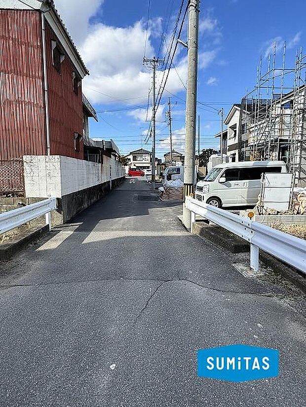 南西面道路は幅員約3.8m