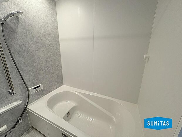 落ち着いた雰囲気のお風呂でリラックス♪