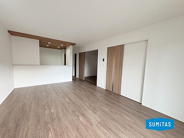 対面式キッチンでお料理中もお子様の様子が見られて安心♪