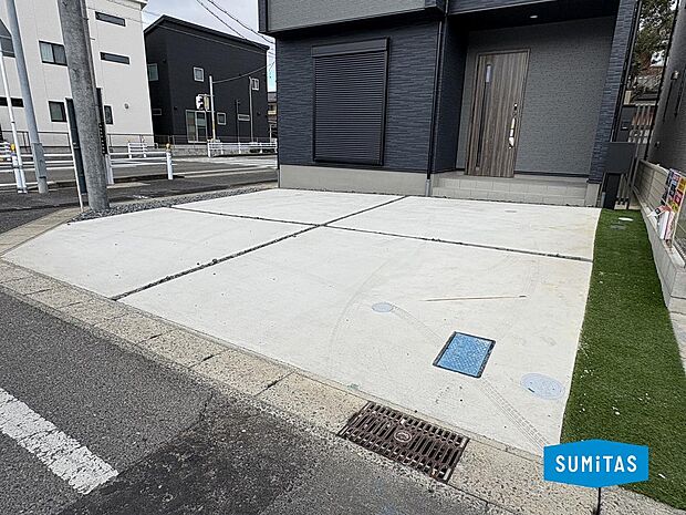 並列2台駐車可能です◎（車種によります）