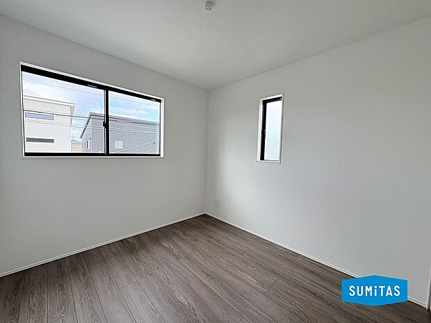 2階 5.2帖の洋室