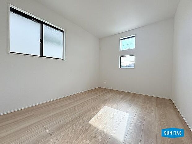 2階 6帖の洋室です♪