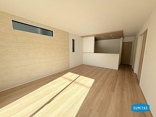 アクセントクロスが優しい印象のLDK♪