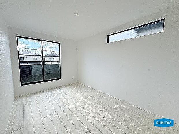 バルコニーに出られるお部屋です◎