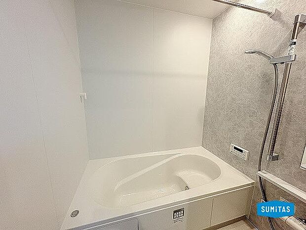 浴室には浴室乾燥機付き♪