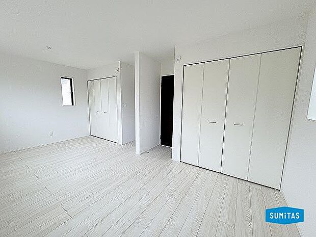 2階 10.5帖の洋室です♪