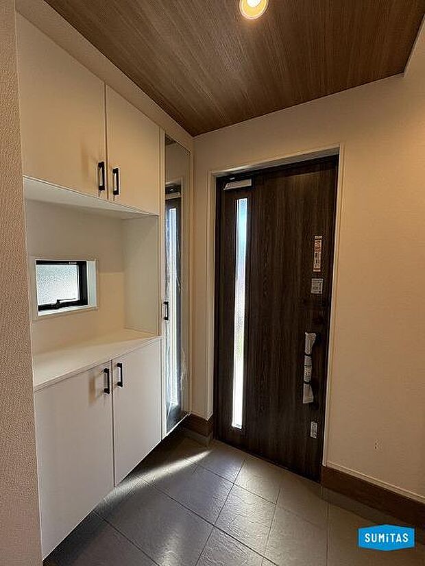 たっぷり収納付き玄関♪