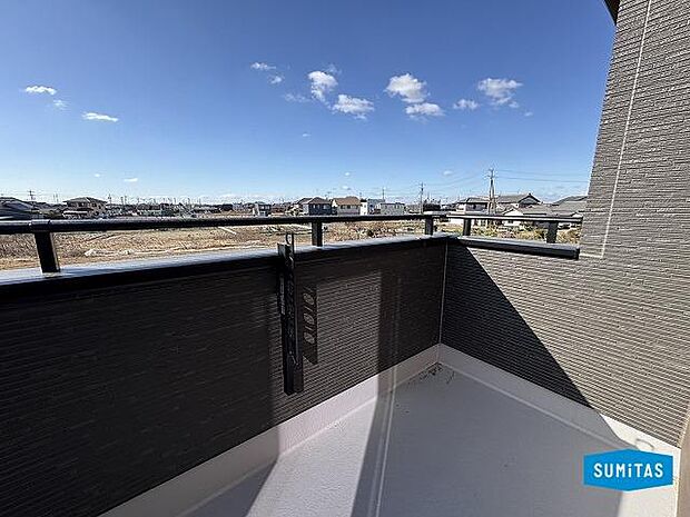 南向きバルコニーで洗濯物もよく乾きそう♪