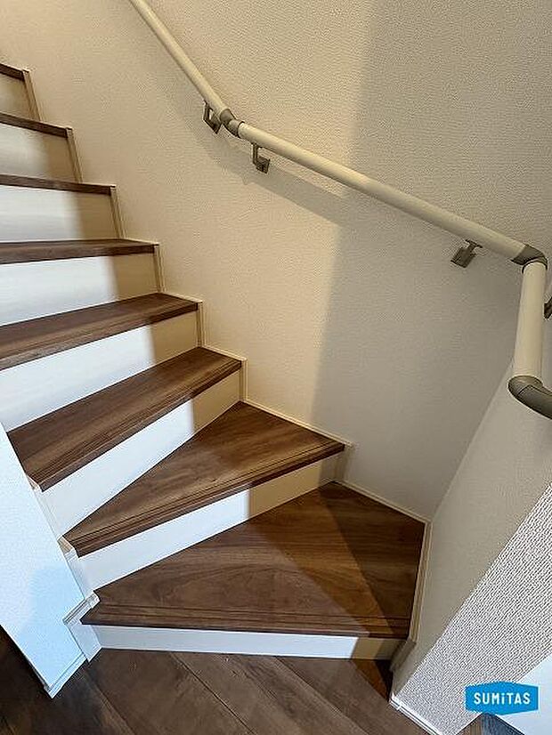 手すり付き階段