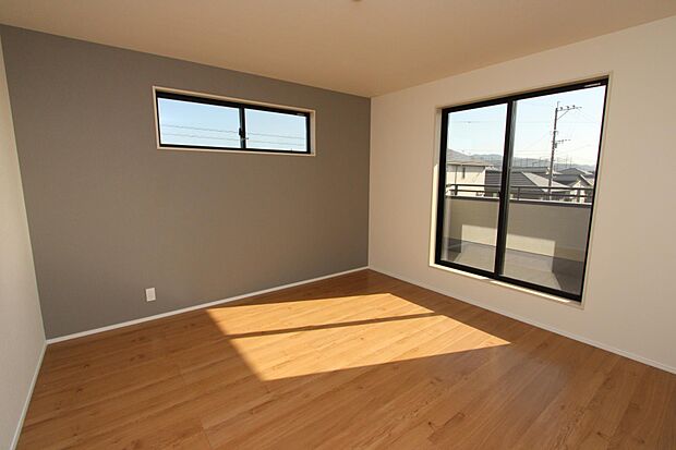 2階の洋室　全室2面採光です♪