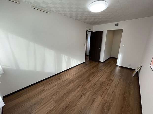 もうひとつの2階居室はお子さんの成長に合わせて活用できます♪