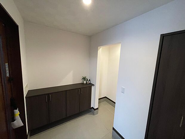 ゆったりとした玄関スペース♪シューズボックス、土間収納付き♪