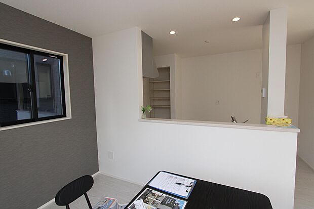 カウンターキッチンは、お子様の様子を家事をしながら見れるので安心♪