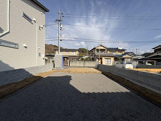 松山市内の銀行でしたら、どちらも提携しておりますので、お客様の支払い方や借り入れ状況に応じて、一番合ったご提案をさせていただきます♪