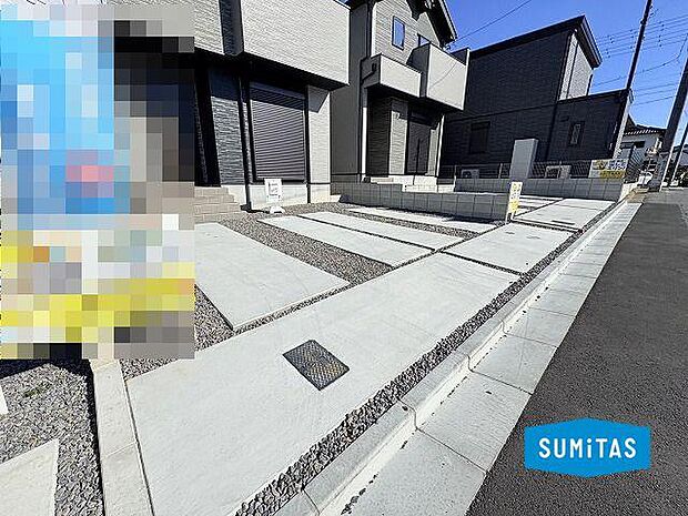 並列2台駐車可能です◎（車種によります）