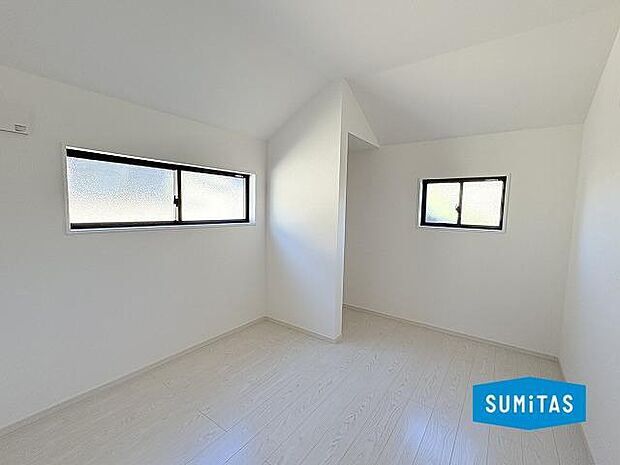 明るい日差しがたくさん入ります♪