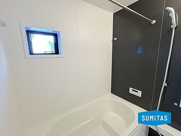 落ち着いた雰囲気の浴室で1日の疲れを癒します♪