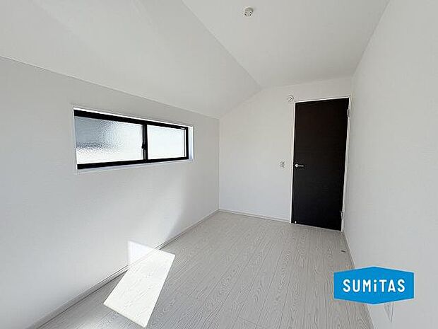 陽の光がたくさん入る明るいお部屋♪