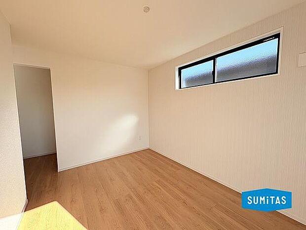 2階 8.5帖 洋室　収納豊富なWIC完備◎