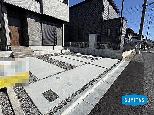 並列2台駐車可能です◎（車種によります）