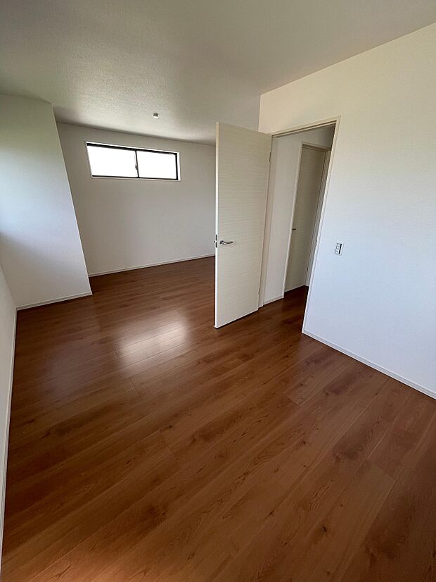 成長に合わせて間仕切りできる2階の居室♪広々と使用してもok!