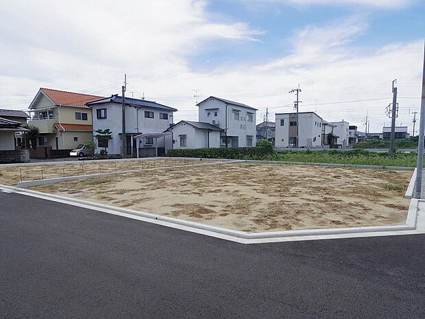 更地の状態ですので、土地の状態が確認できて安心です♪