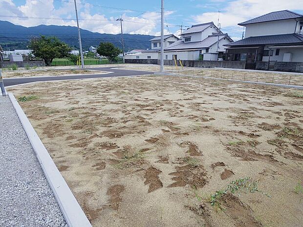 充分な広さがありますので、敷地内に駐車スペースを作ることも可能です♪