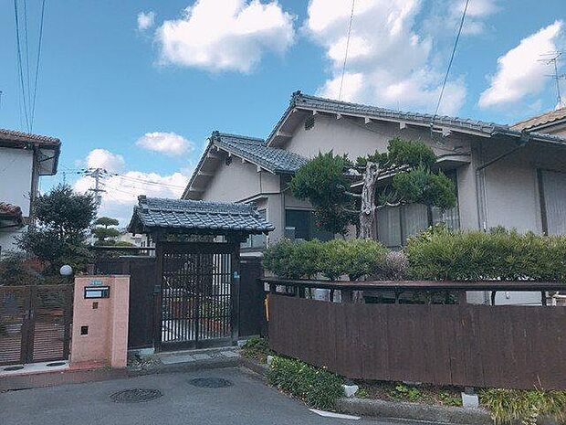 松山市畑寺にある、中古住宅になります♪