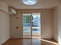 マ−ベラス・ウィング 203 2階1LDKのリビング/ダイニング