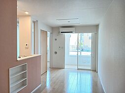 フレ・セゾン 102 1階1LDKのリビング/ダイニング