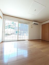 リーパ・フルーミニス 104 1階2DKのリビング/ダイニング