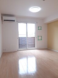 サンリット・Ｋ 103 1階ワンルームのリビング/ダイニング