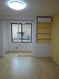 グランブルー 102 1階ワンルームのリビング/ダイニング