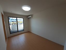 ピュアノーブル 203 2階1LDKのリビング/ダイニング