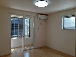 グラース　IV 102 1階1Kのリビング/ダイニング