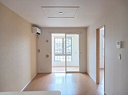 ファースト・リアライズ 202 2階2LDKのリビング/ダイニング