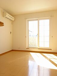 パインヒルズ 201 2階1LDKのリビング/ダイニング