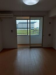 ビレッジ　ハイマウンテン　Ｅ 102 1階ワンルームのリビング/ダイニング