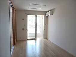 サワディ−　II 202 2階2LDKのリビング/ダイニング