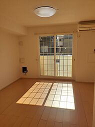 ミエル・ファミーユ 102 1階ワンルームのリビング/ダイニング