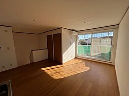 オクトパスガーデン 201 2階2LDKのリビング/ダイニング