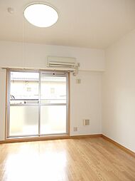 カルフ−ル緑井 101 1階1Kのリビング/ダイニング