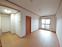 アイリー・レジデンス 401 4階2LDKのリビング/ダイニング