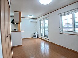 ウィンベルII 203 2階1LDKのリビング/ダイニング