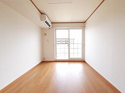 グランド・ルー　II 102 1階2DKのリビング/ダイニング